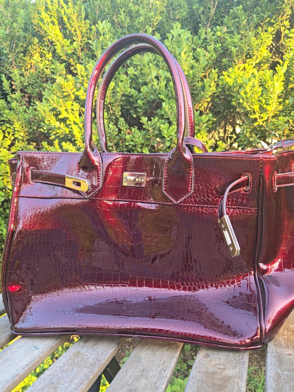 STAUER Burgundy Faux Crocodile-Embossed Cranberry Handbag